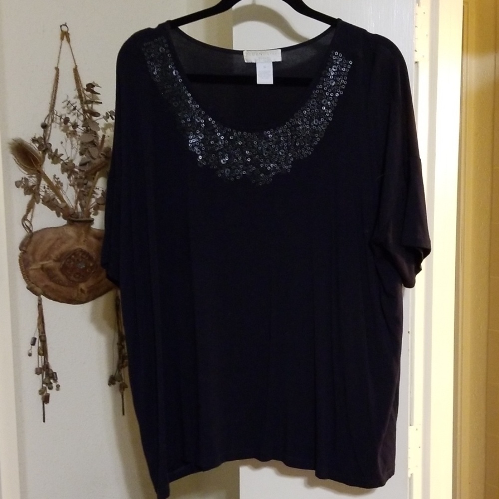 2X Navy tshirt with embellished neckline
